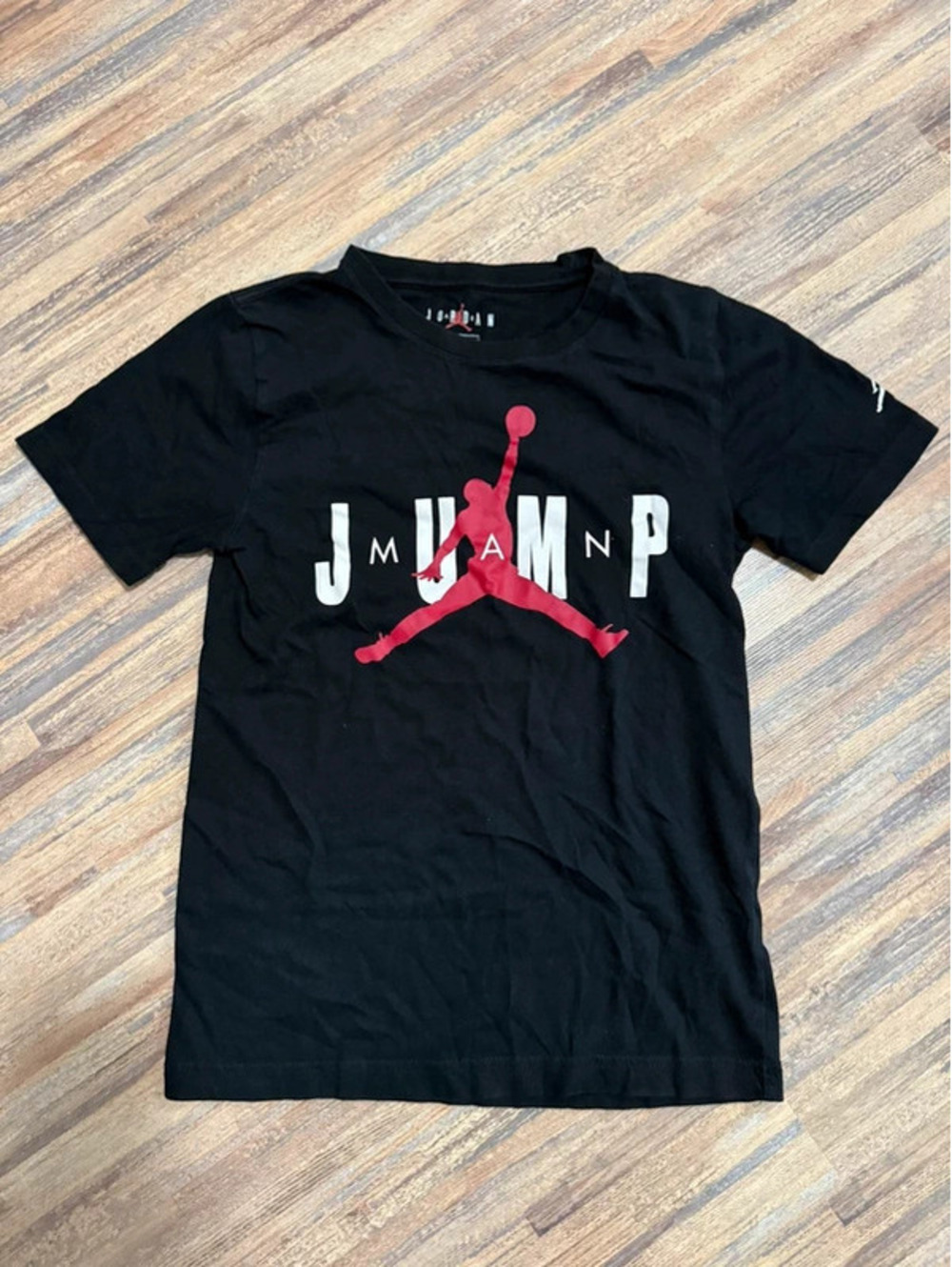 Jordan youth medium t shirt